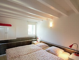 Comfortable and Cozy Cottage With Large Terrace