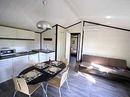 Chalet With Dishwasher on a Hill