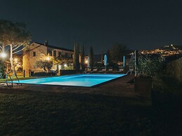 Beautiful Holiday Home With View Over Cortona in Beautiful Surrounding