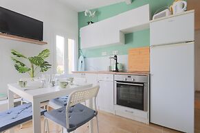 Attractive Holiday Home With Shared Pool in the Luberon