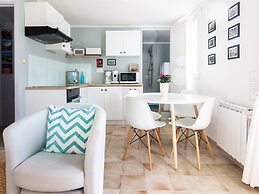 Attractive Holiday Home With Shared Pool in the Luberon