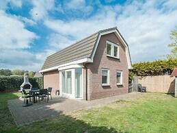 Nice House With Large Garden, in Noordwijk and Near the sea