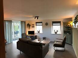 Nice House With Large Garden, in Noordwijk and Near the sea