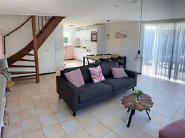 Nice House With Large Garden, in Noordwijk and Near the sea