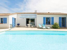 Luxurious Villa With a Dishwasher, Only 3.5km From the Beach