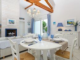 Luxurious Villa With a Dishwasher, Only 3.5km From the Beach