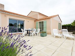 Luxurious Villa With a Dishwasher, Only 3.5km From the Beach