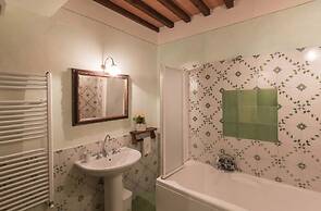 Attractive Apartment in Typical Tuscan Style