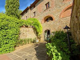 Attractive Apartment in Typical Tuscan Style