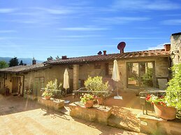 Attractive Apartment in Typical Tuscan Style