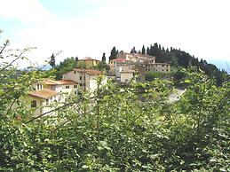 Attractive Apartment in Typical Tuscan Style
