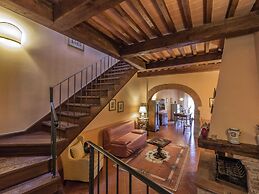 Attractive Apartment in Typical Tuscan Style