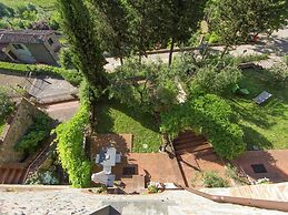 Attractive Apartment in Typical Tuscan Style