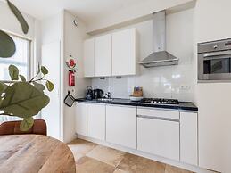 Luxury Apartment in a Residence Right on the Boulevard and the Beach