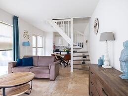 Luxury Apartment in a Residence Right on the Boulevard and the Beach