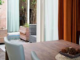 Luxury Apartment in a Residence Right on the Boulevard and the Beach