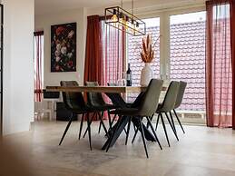 Luxury Apartment in a Residence Right on the Boulevard and the Beach