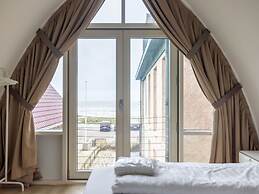 Luxury Apartment in a Residence Right on the Boulevard and the Beach