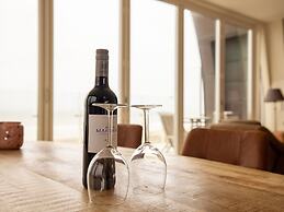 Luxury Apartment in a Residence Right on the Boulevard and the Beach