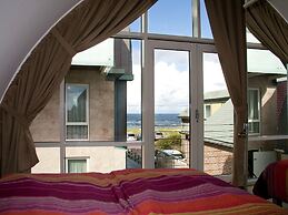 Luxury Apartment in a Residence Right on the Boulevard and the Beach