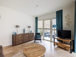 Luxury Apartment in a Residence Right on the Boulevard and the Beach