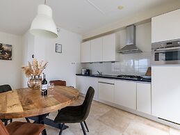 Luxury Apartment in a Residence Right on the Boulevard and the Beach