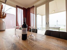 Luxury Apartment in a Residence Right on the Boulevard and the Beach