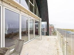 Luxury Apartment in a Residence Right on the Boulevard and the Beach