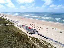 Luxury Apartment in a Residence Right on the Boulevard and the Beach