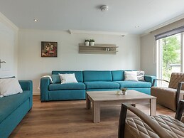 Beautiful House With Sandy Beach, Near Giethoorn