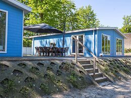 Beautiful House With Sandy Beach, Near Giethoorn