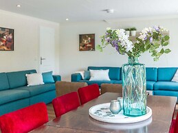 Beautiful House With Sandy Beach, Near Giethoorn