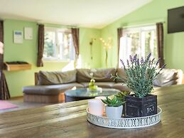 Beautiful House With Sandy Beach, Near Giethoorn