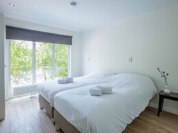 Beautiful House With Sandy Beach, Near Giethoorn