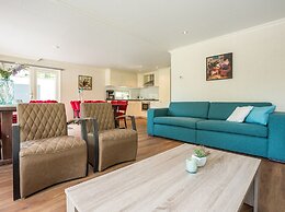 Beautiful House With Sandy Beach, Near Giethoorn