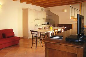 Apartment in Lazise With Communal Pool