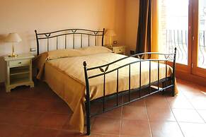 Apartment in Lazise With Communal Pool