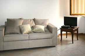 Apartment in Lazise With Communal Pool