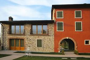Apartment in Lazise With Communal Pool