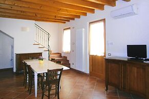 Apartment in Lazise With Communal Pool