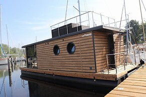 Houseboat Leni, Flensburg