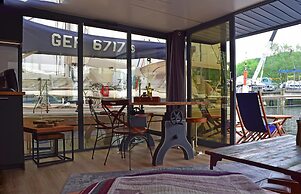Houseboat Leni, Flensburg