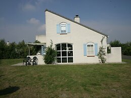 Detached Holiday Home With Dishwasher Located on Texel