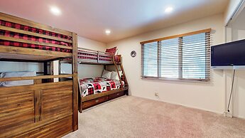 Mountain Chateau Retreat Desirable Resort 4 BDR