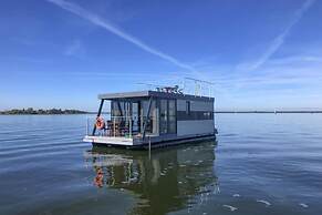 Hausboat Kamien Pomorski, 20 m2, for 3 Persons on the Water