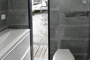 Hausboat Kamien Pomorski, 20 m2, for 3 Persons on the Water