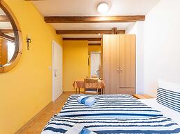 Budget-wohnung in Grundshagen mit Gartensitzplatz