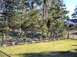 A Comfortable Apartment With a Garden for 2 People, Pobierowo