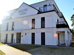 A Comfortable Apartment With a Garden for 2 People, Pobierowo