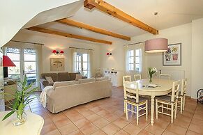 Terraced House in Domaine de Saint-endreol With Golf, SPA and Communal